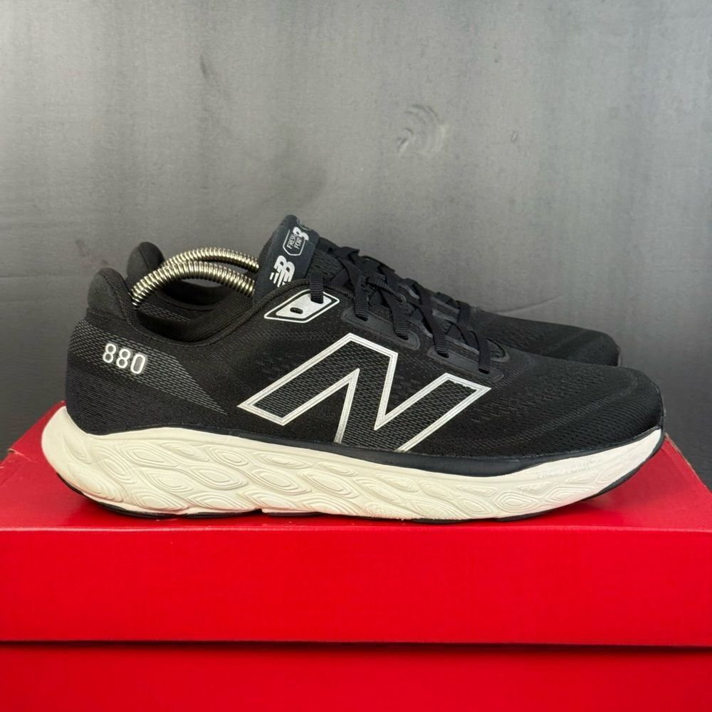 New Balance Fresh Foam 880v14 Men's athletic sneaker Running Shoes size 11